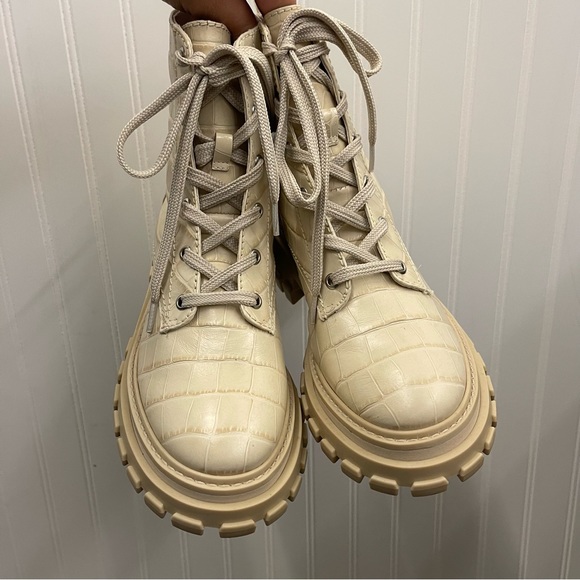 SCHUTZ Orly Croc-Embossed Egg Shell Leather Moto Lug Combat Boots Sz 8.5 - Picture 2 of 9